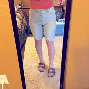 Time and Tru High rise button fly Bermuda shorts, light wash